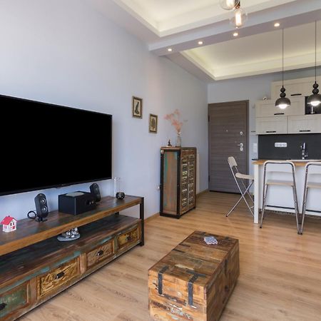 Stratum Apartment By Lobbysquare Athena Bagian luar foto