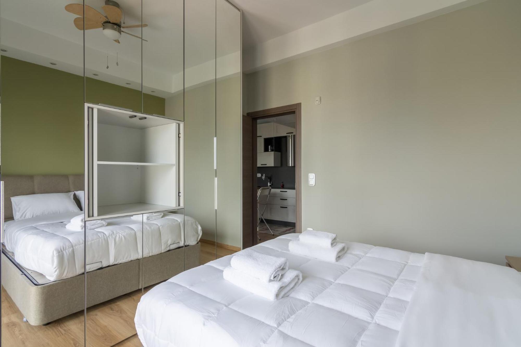 Stratum Apartment By Lobbysquare Athena Bagian luar foto
