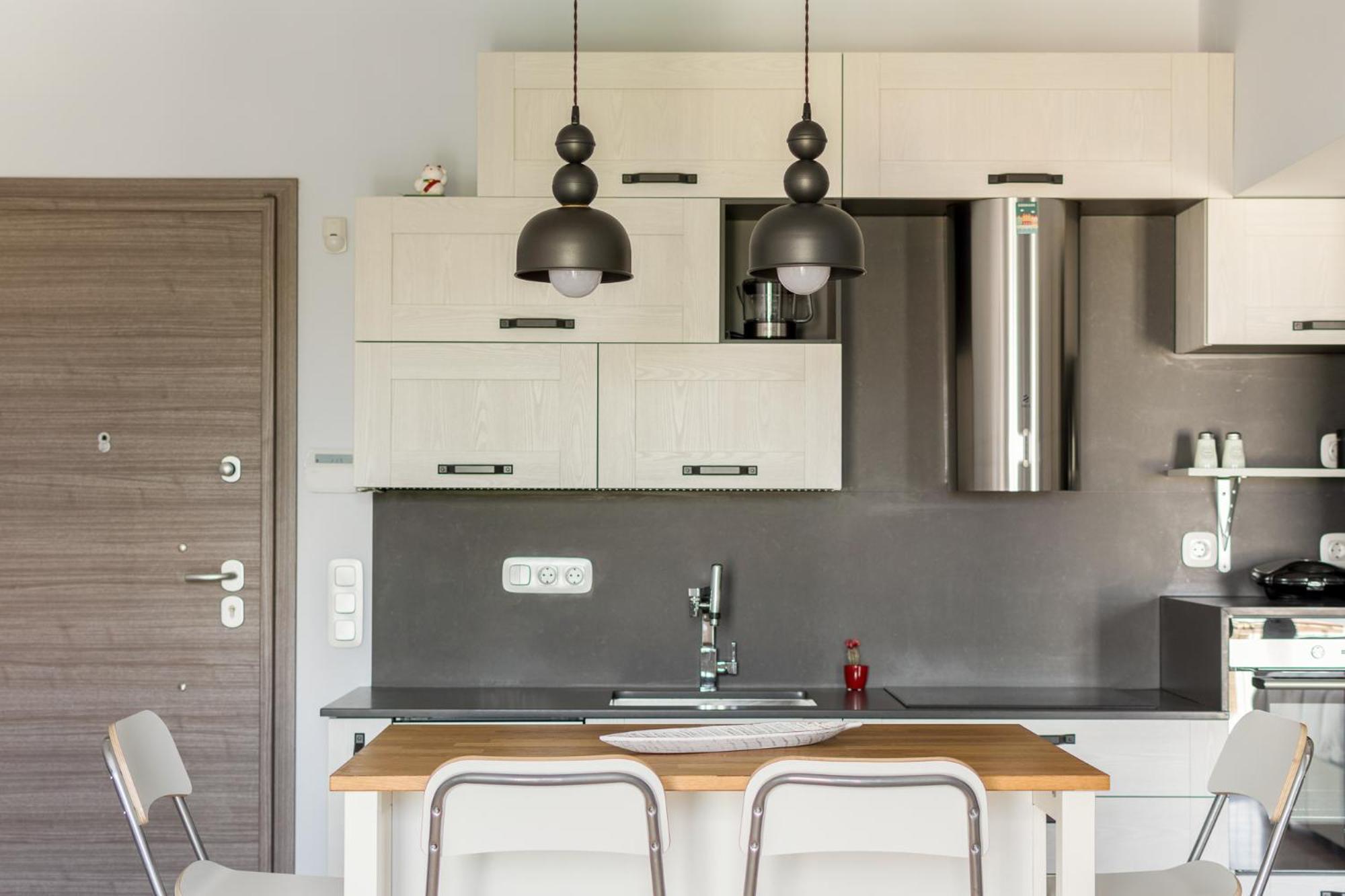 Stratum Apartment By Lobbysquare Athena Bagian luar foto