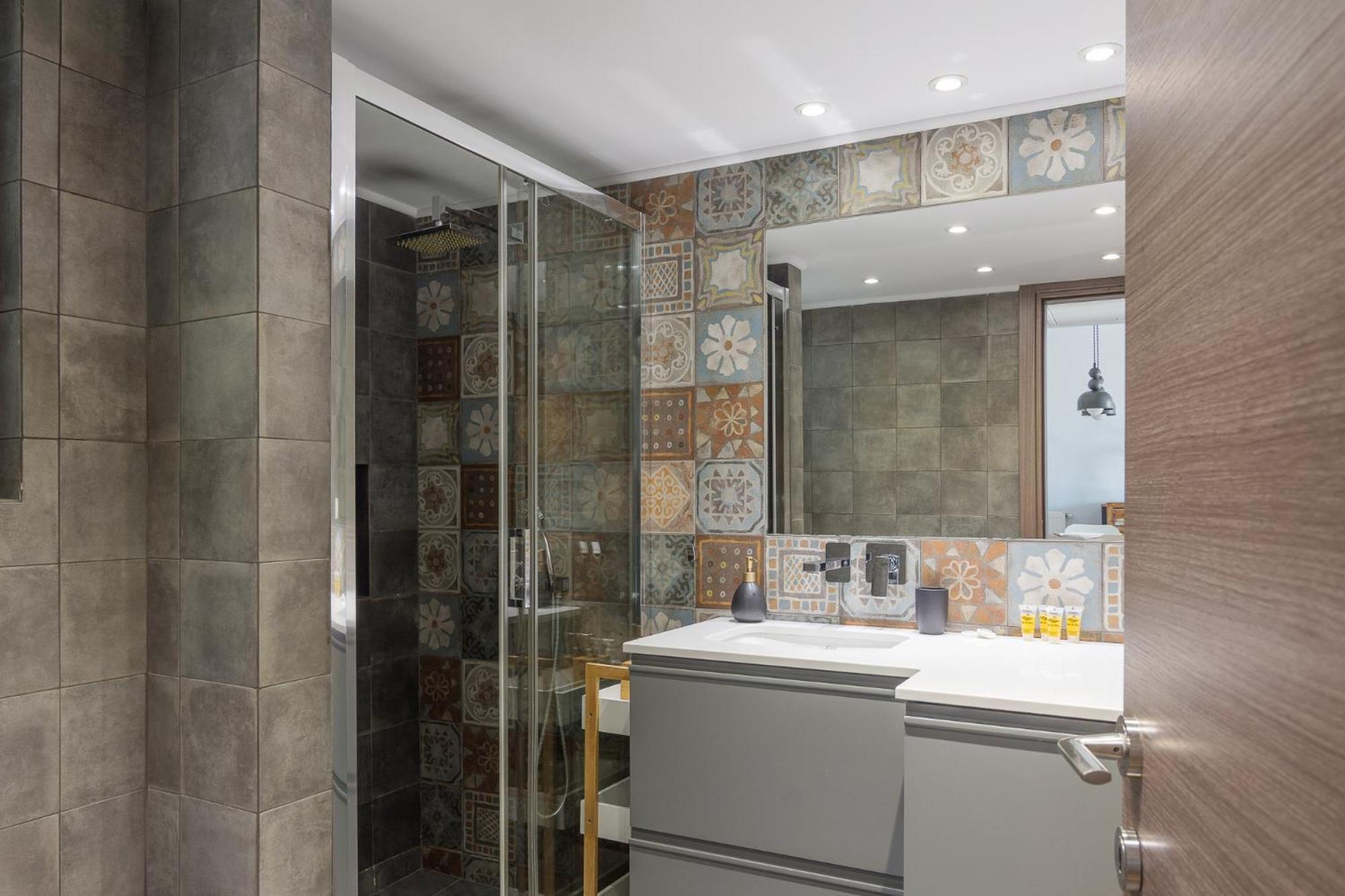Stratum Apartment By Lobbysquare Athena Bagian luar foto